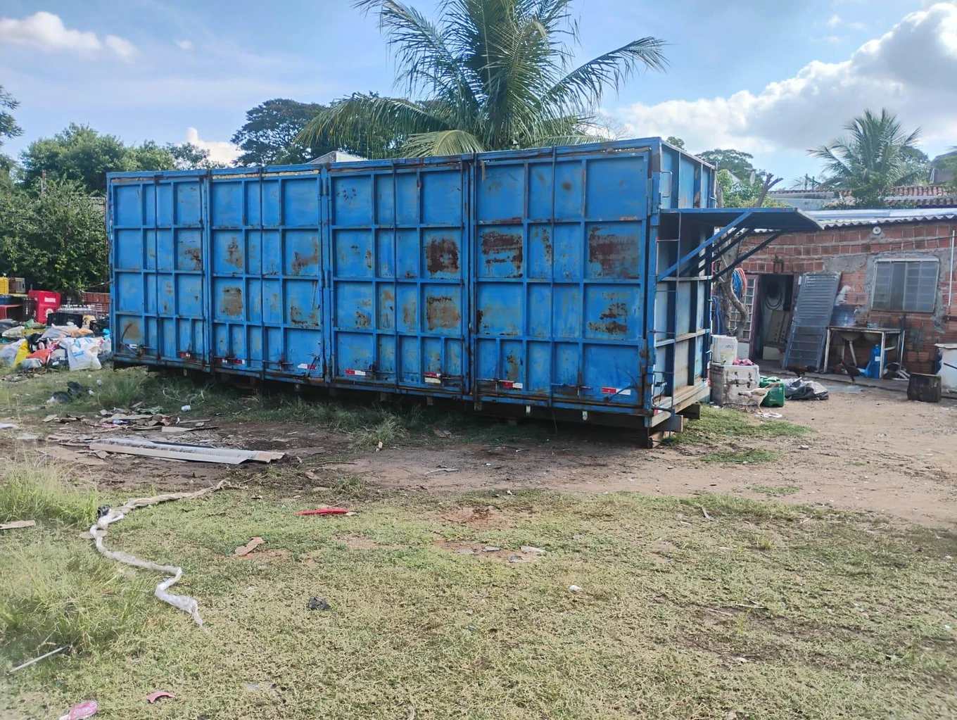 Caçamba Agricola Caçamba agrícola 8m x 2,5m com aberturas em Marília - São Paulo