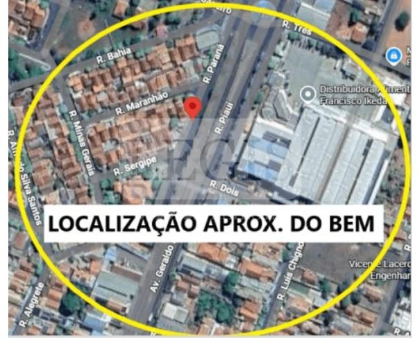 Terreno Terreno com habitação na Rua Paraná, Junqueirópolis/SP em Junqueirópolis - São Paulo