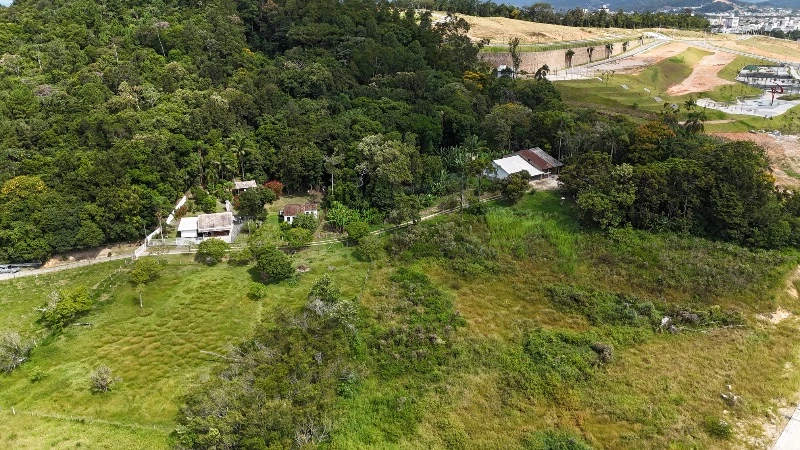 Terreno no Cond. Pedra Branca em Palhoça/SC em Palhoça - Santa Catarina