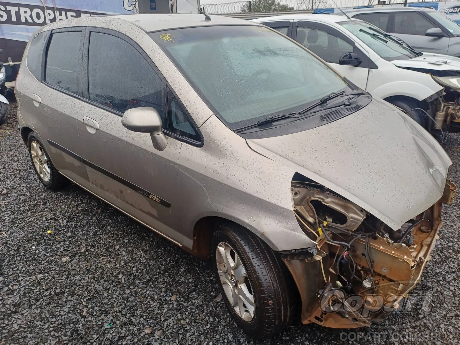 Honda Fit LX 2005 1.4 em Canoas - Rio Grande do Sul