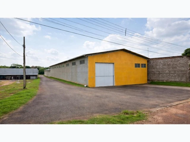 Galpão com Edificação Comercial em Rio Branco/AC em Rio Branco - Acre