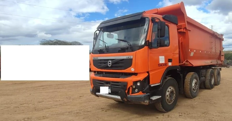 Volvo FM 480 8x4R 2011 em Bom Jesus - Paraíba