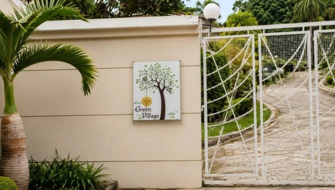 Casa em Carapicuíba/SP no Residencial Green Village em Carapicuíba - São Paulo