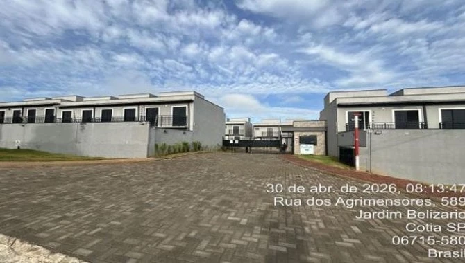 Casa com 2 vagas em Cotia/SP em Cotia - São Paulo