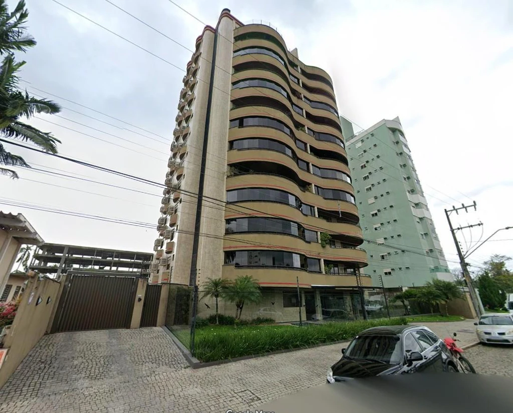 Apartamento no Ed Mont Blanc em Joinville/SC em Joinville - Santa Catarina