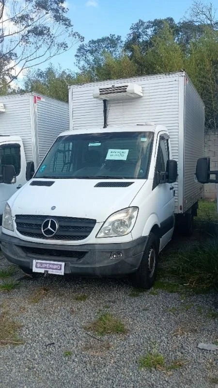Mercedes-Benz 311CDISTREETC 2014 em Embu Das Artes - São Paulo