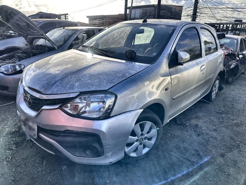 Toyota Etios Hb X Hb X 1.3 Manual em Salvador - Bahia