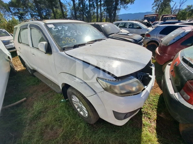 Toyota Hilux SW4 4x2 SR Conservado em Mogi Das Cruzes - São Paulo