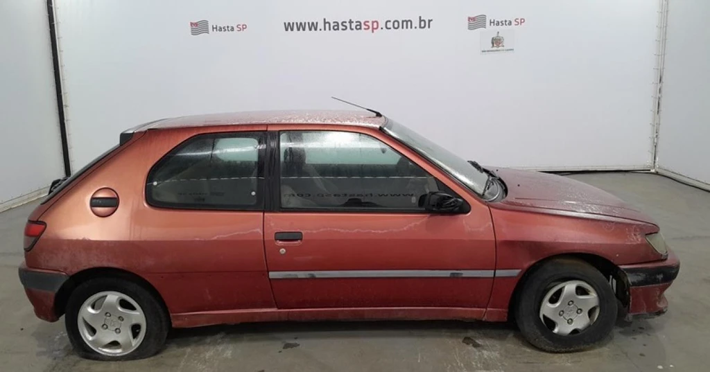 Peugeot 306 1995 Vermelha em Itirapina - São Paulo