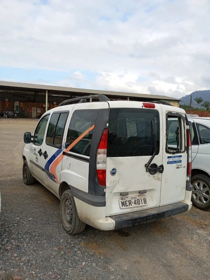Fiat Doblo HLX HLX 2006/2007 1.8 Flex em Lontras - Santa Catarina