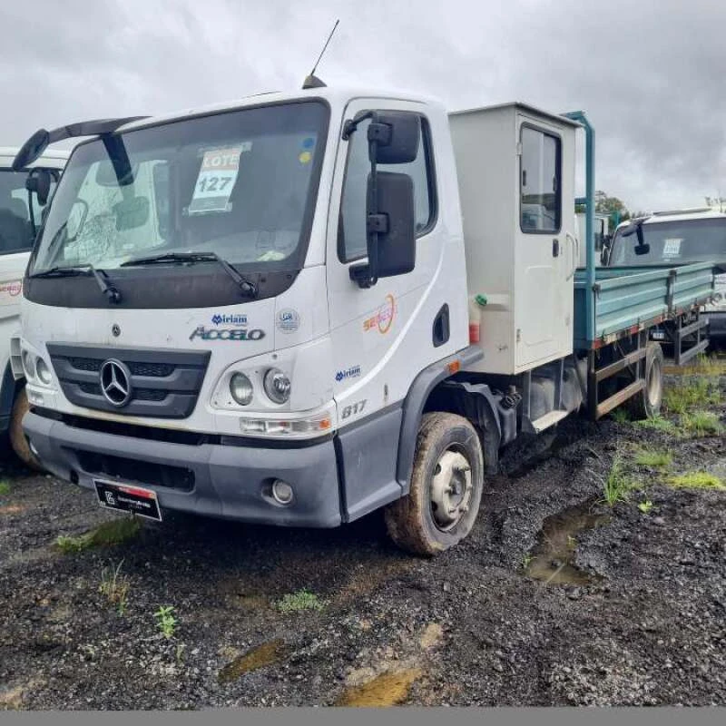 Mercedes-Benz Accelo 817 Ce 2023/2024 Caminhão com Carroceria Aberta em Candeias - Bahia