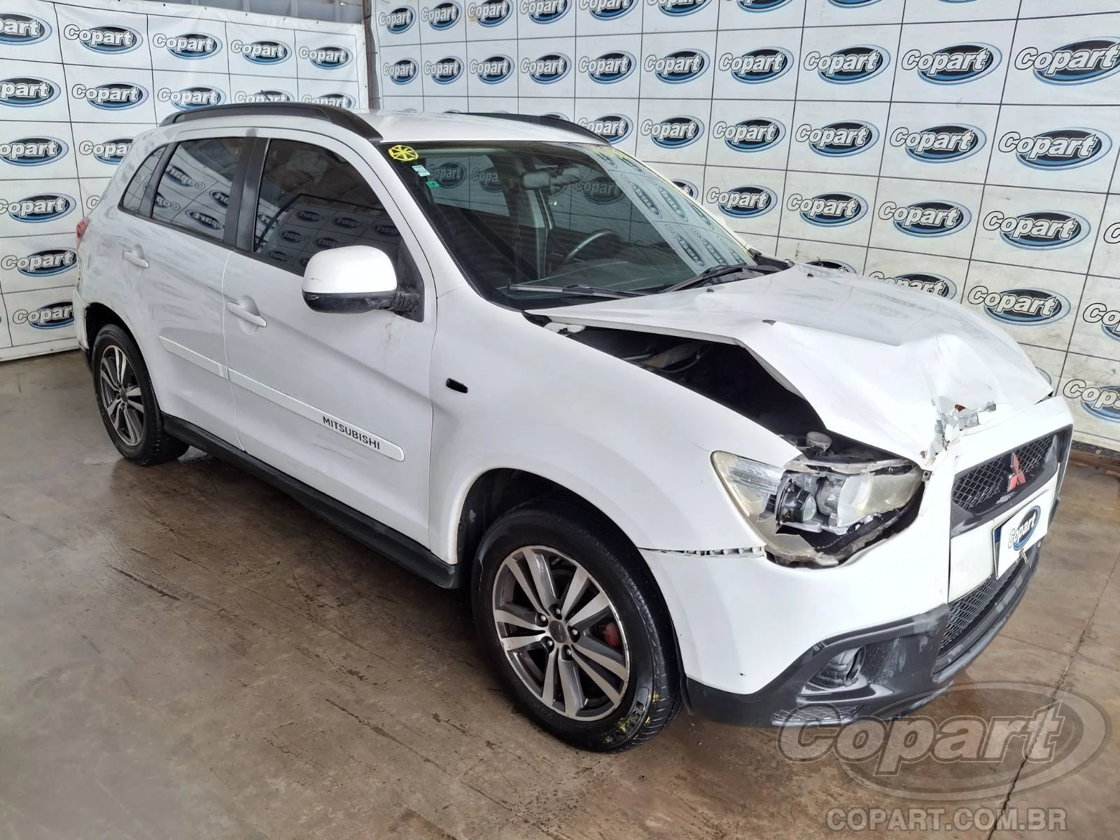 Mitsubishi ASX ASX 2011 2.0 16V MIVEC Automático em Candeias - Bahia