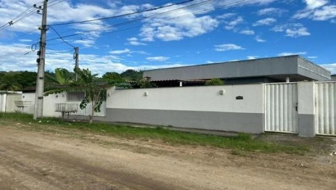 Casa com 2 quartos? em Rio Bonito - Rio de Janeiro
