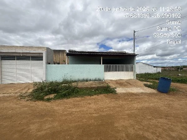 Casa com 3 Quartos em Sumé/PB em Sume - Paraíba