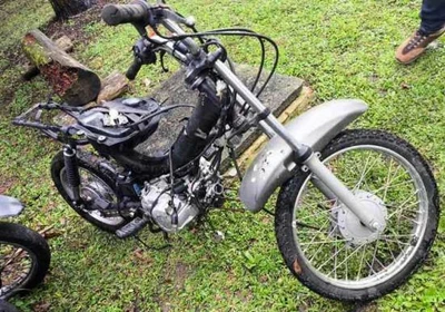Motocicleta SUCATA Mobilete em Araucária - Paraná