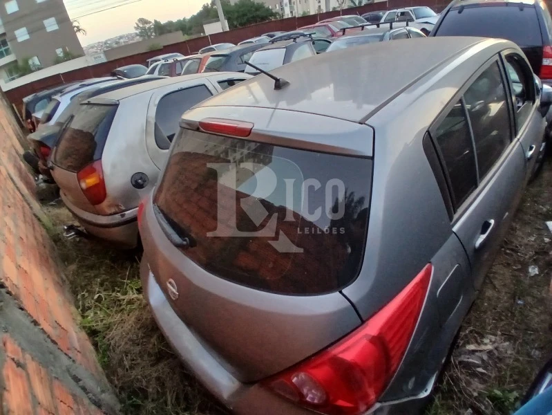 Nissan Tiida 1.8 S Sucata Desmonte em Indaiatuba - São Paulo