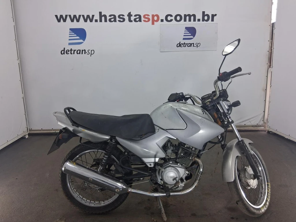 Yamaha YBR 125K 125K 2004 Prata em Campinas - São Paulo