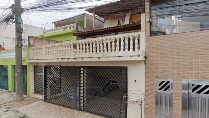 Casa com 121 m² de área construída em Taboão da Serra/SP em Taboão Da Serra - São Paulo