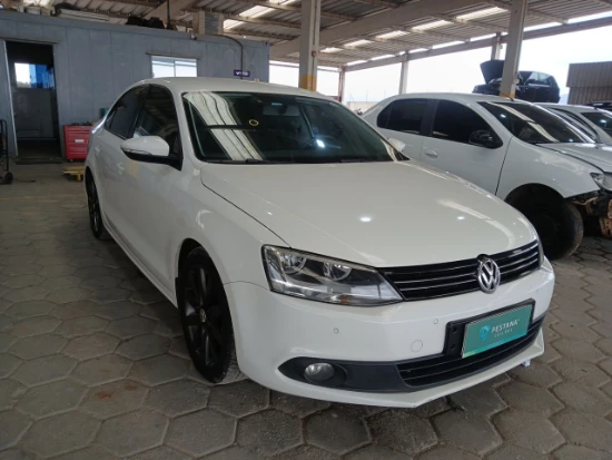 Volkswagen Jetta 2.0 2011 Manual em Tijucas - Santa Catarina