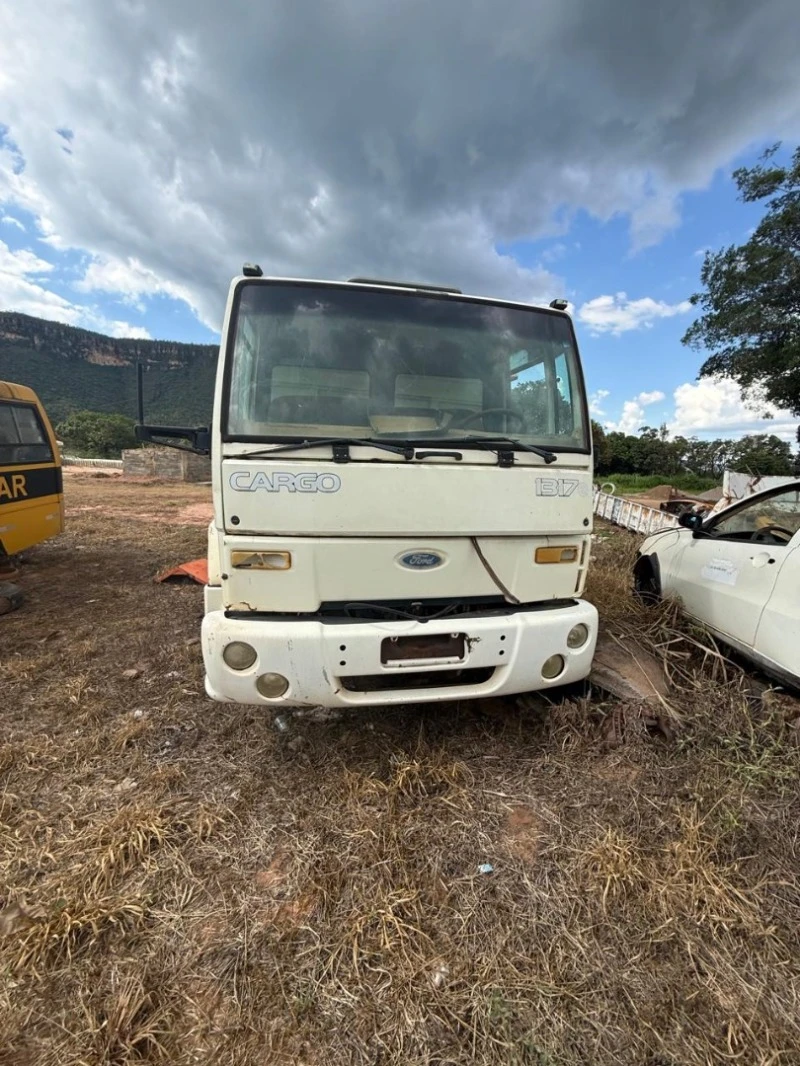 Ford Cargo 1317 em Taguatinga - Tocantins
