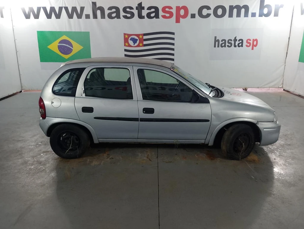 Chevrolet Corsa Wind Wind 2001 Prata em Casa Branca - São Paulo