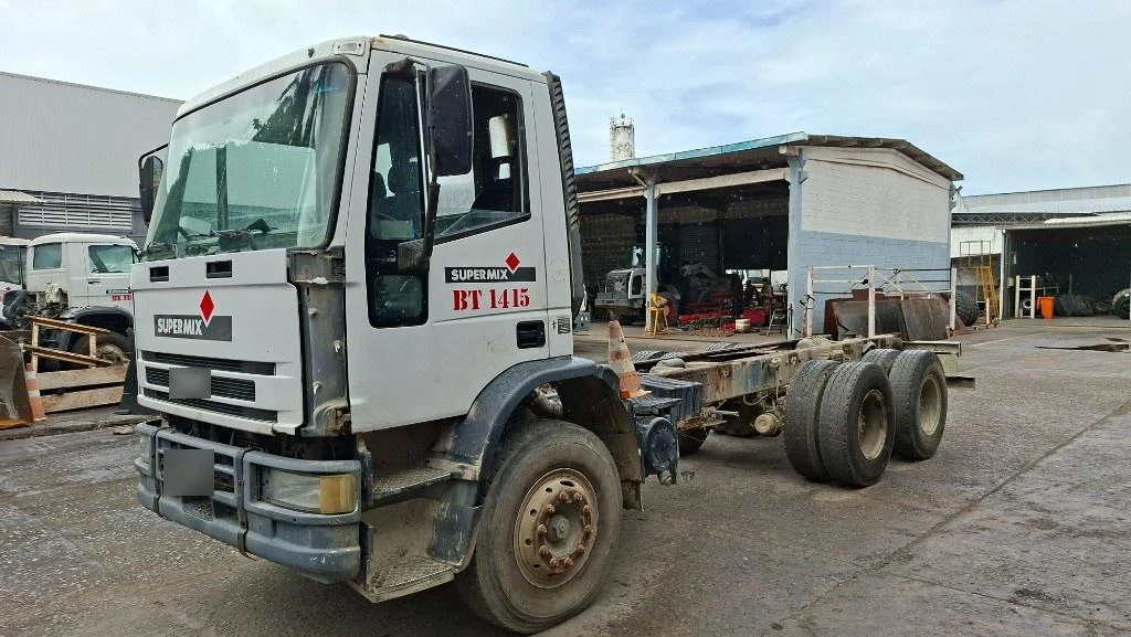 IVECO Eurocargo 260E25N 2010 2011 Branco Diesel em Jaboatão Dos Guararapes - Pernambuco