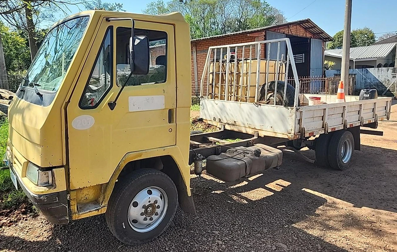 AgraLe 7000D RD 4x2 1995 em Frederico Westphalen - Rio Grande do Sul