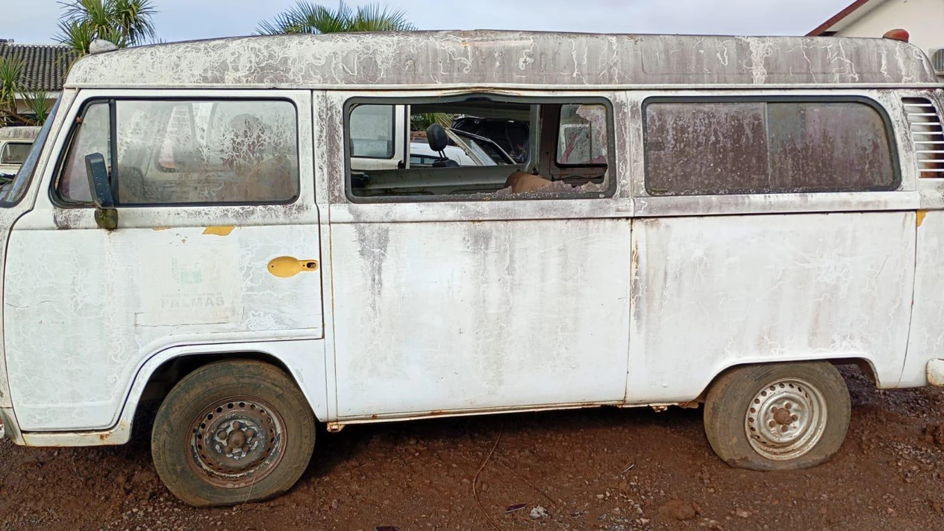 Volkswagen Kombi Kombi Escolar 2005 Branca em Palmas - Paraná
