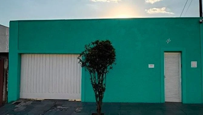 Casa em Jardim Três Marias, Salto/SP em Salto - São Paulo