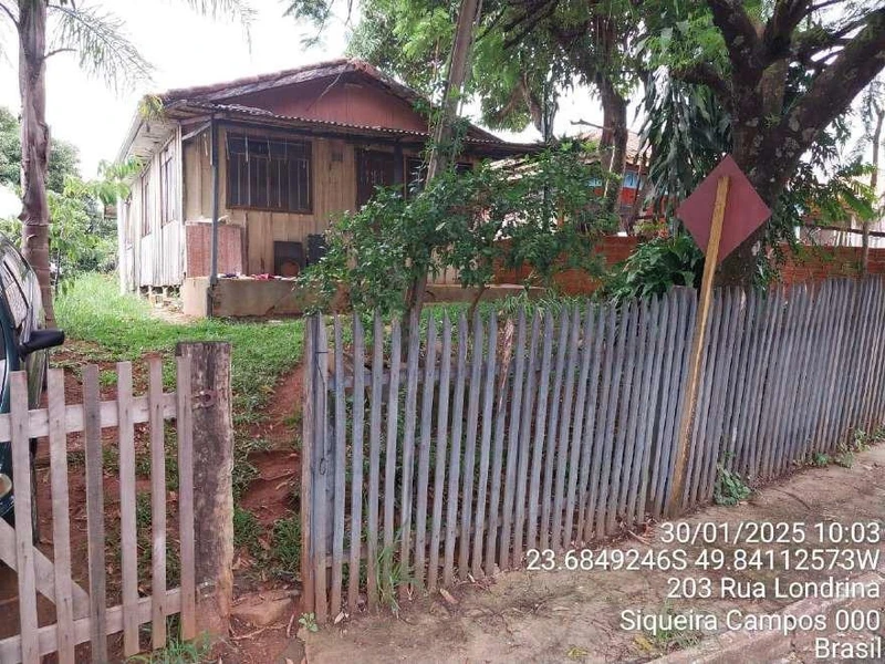 Terreno Terreno com casa de madeira em Siqueira Campos/PR em Siqueira Campos - Paraná