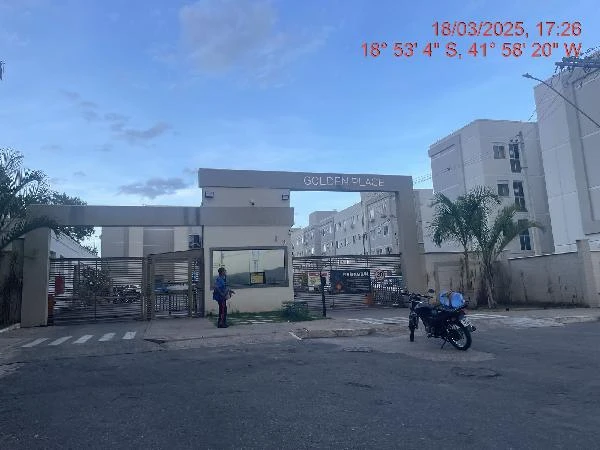 Apartamento com 2 quartos e 1 vaga de garagem em condomínio Golden Place, Governador Valadares