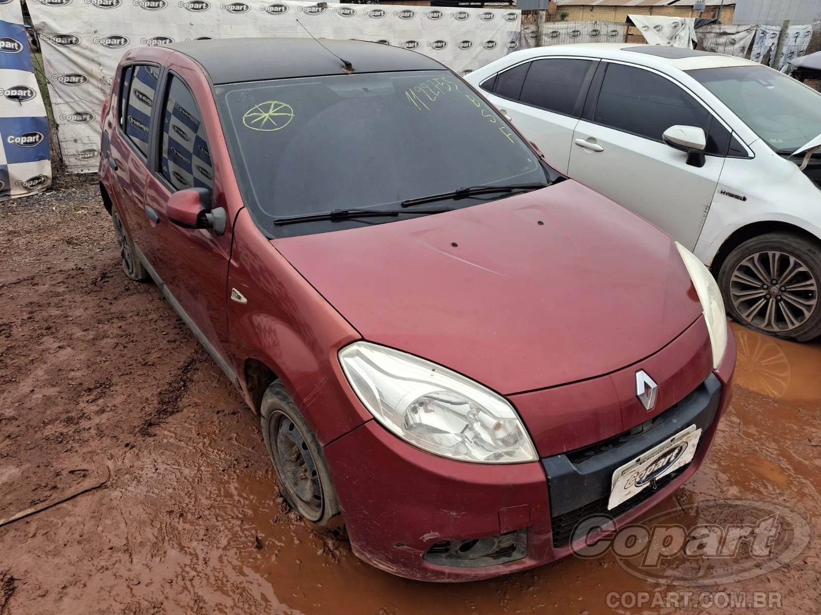 Renault Sandero Expression 2013 1.0 16V Hi-Flex em Cuiabá - Mato Grosso