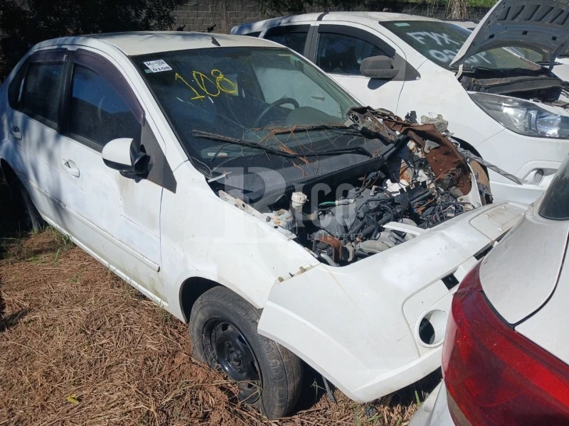 Ford Fiesta Sedan 1.6 Flex Sucata em Mogi Das Cruzes - São Paulo