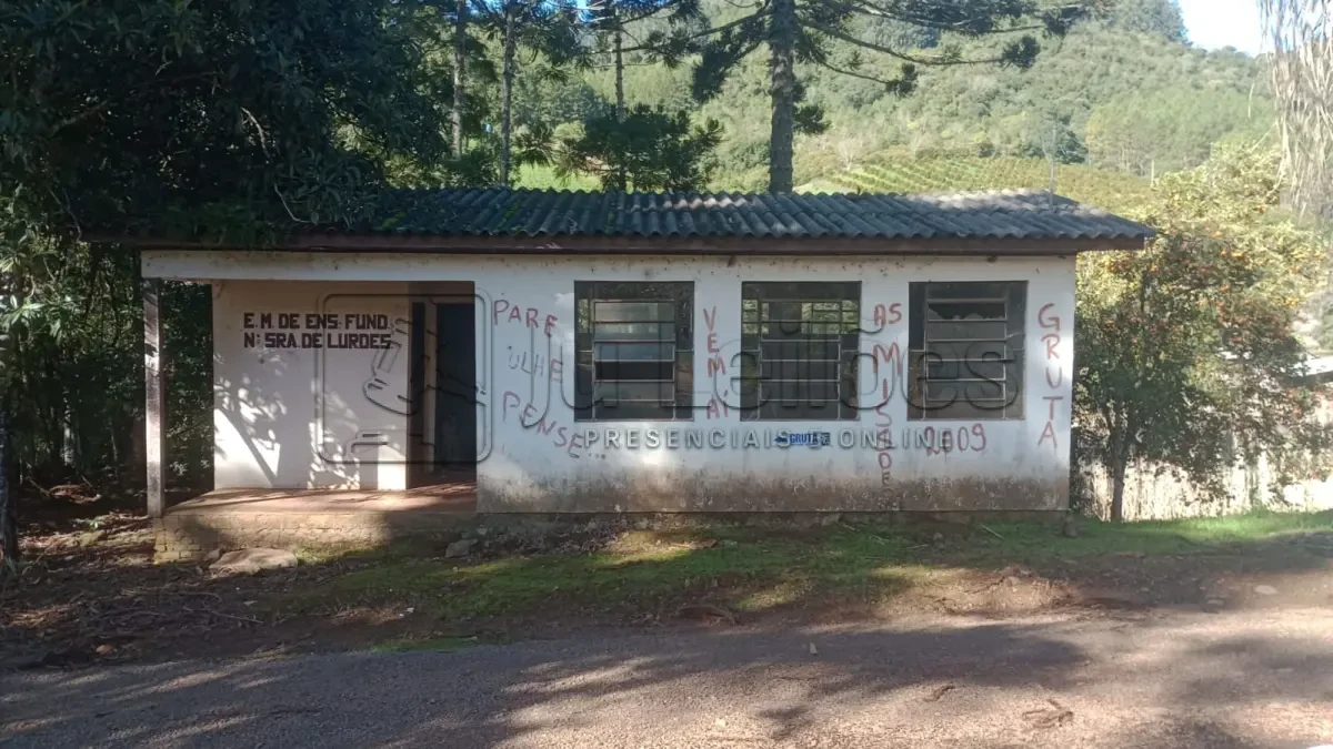 Prédio com 45 m² na Linha Sexta Gruta em Arvorezinha/RS em Arvorezinha - Rio Grande do Sul