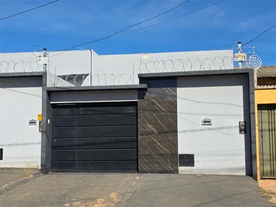 Casa com 50% de fração ideal em Trindade/GO em Trindade - Goiás