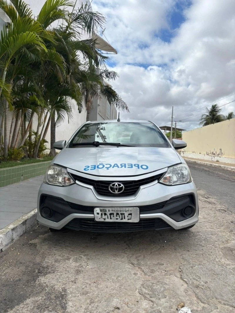 Toyota Etios Hb X Hb X 1.3 MT em Juazeiro - Bahia