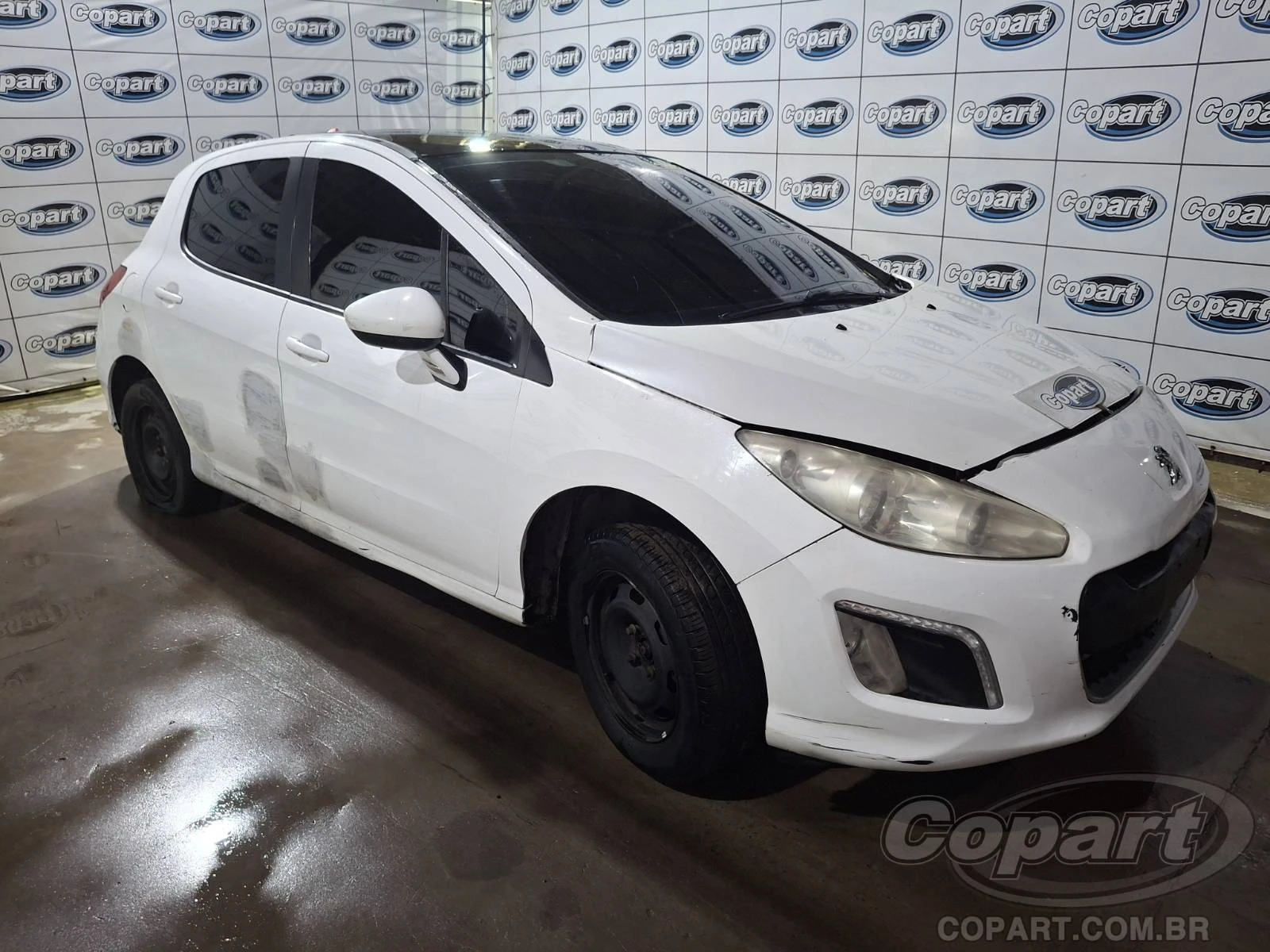 Peugeot 308 Active 2014 1.6 16V Automático em Candeias - Bahia