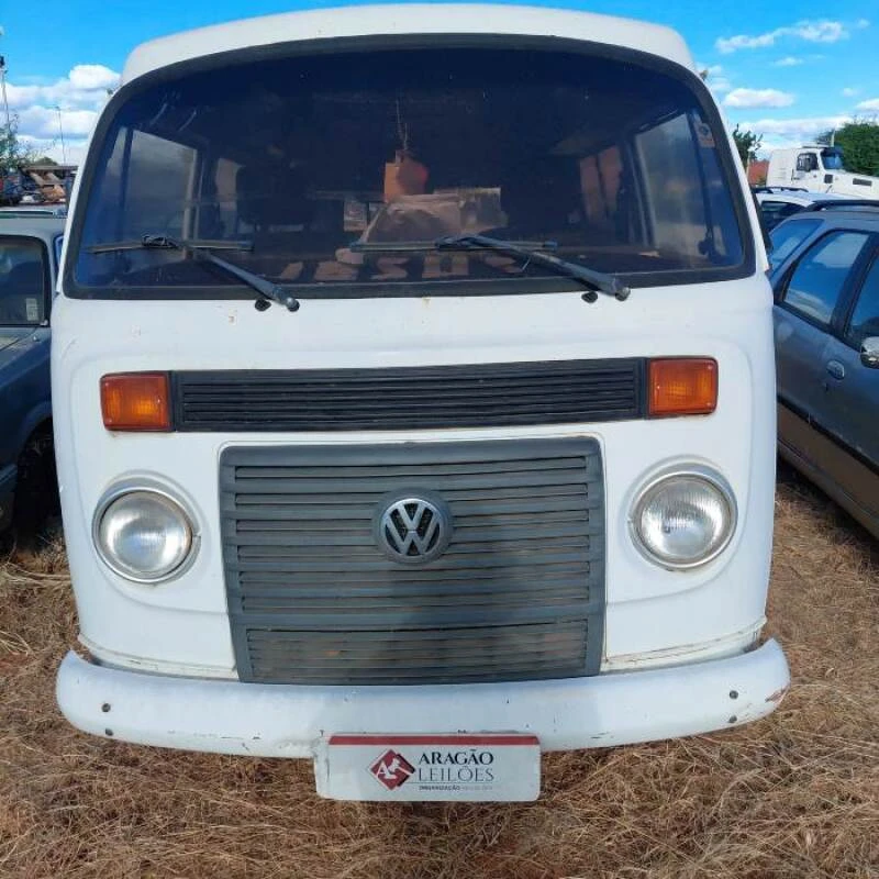 Volkswagen Kombi Kombi 2009 Sucata em Salgueiro - Pernambuco