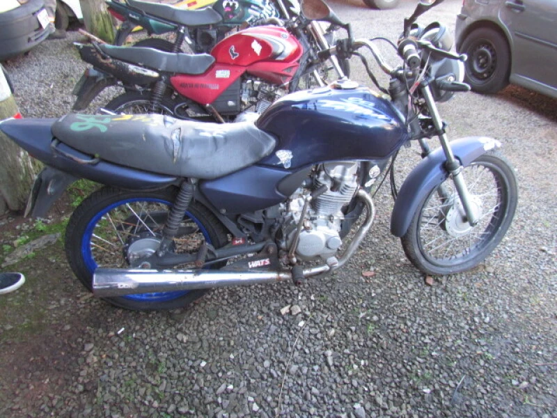 Honda CG 125 Titan KS 2003/2004 125cc Gasolina Manual em Farroupilha - Rio Grande do Sul