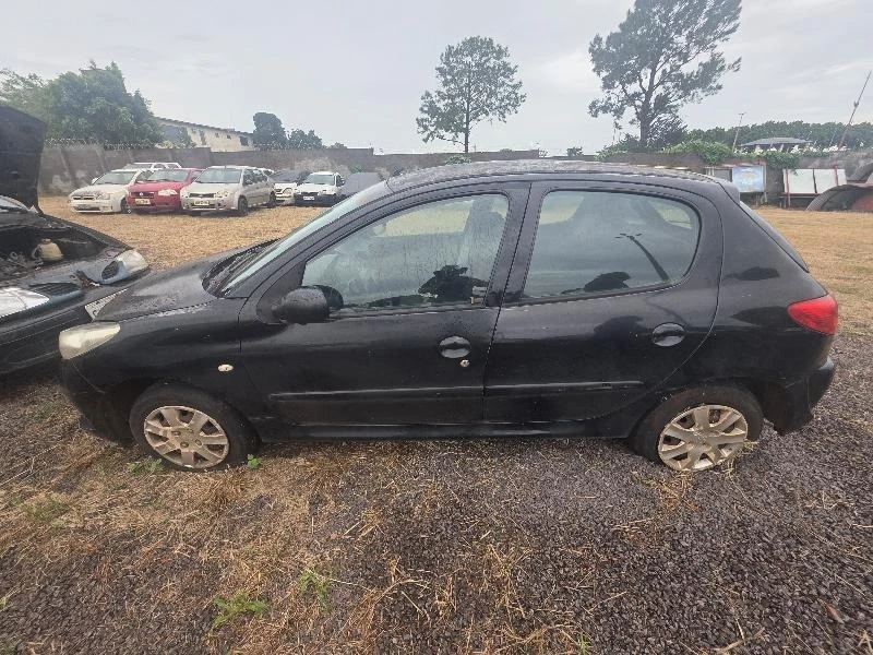 Peugeot 207HB XR XR 2010 Automático em Toledo - Paraná