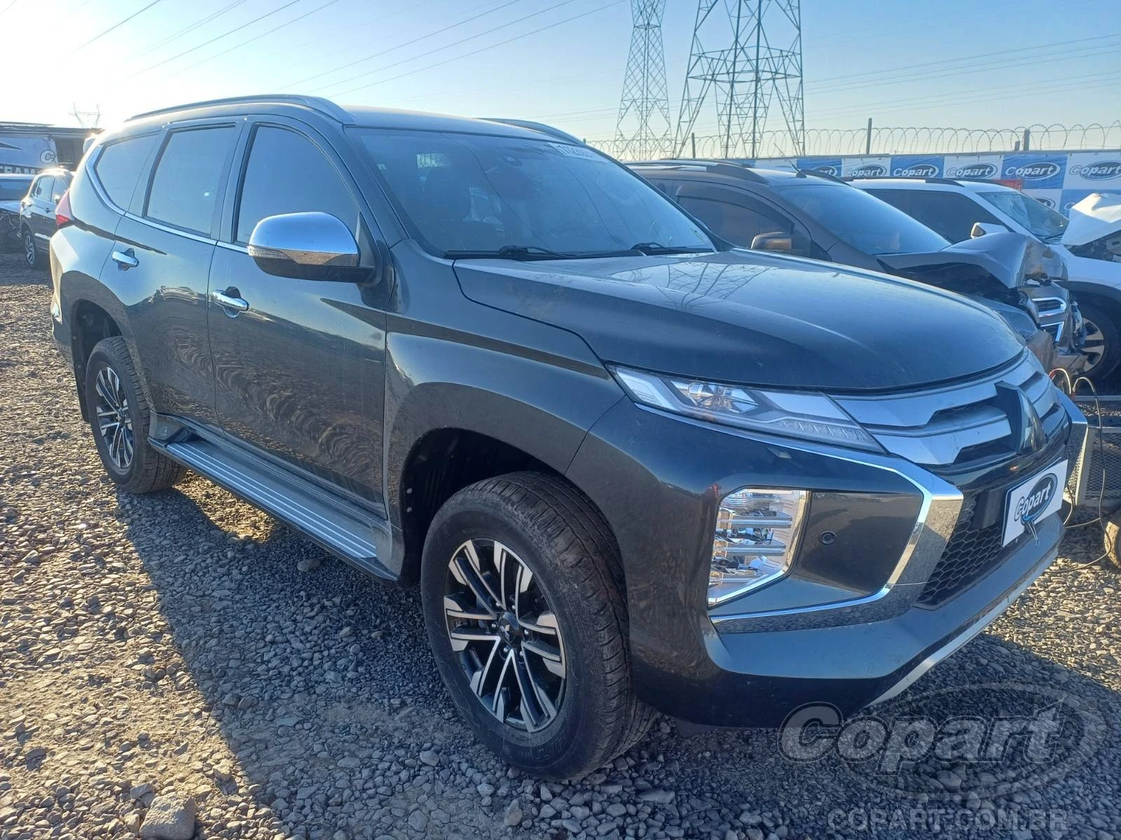 Mitsubishi Pajero Sport HPE 2023 2.4 Turbo em Canoas - Rio Grande do Sul