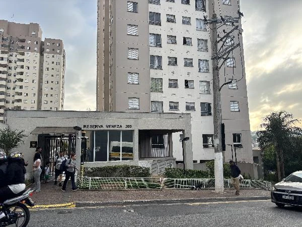 Apartamento com 1 Vaga em Carapicuíba/Osasco, SP em Osasco - São Paulo
