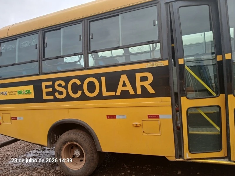 Marcopolo Volare V8L Volare V8L 4x4 EO 2013/2014 em Encantado - Rio Grande do Sul