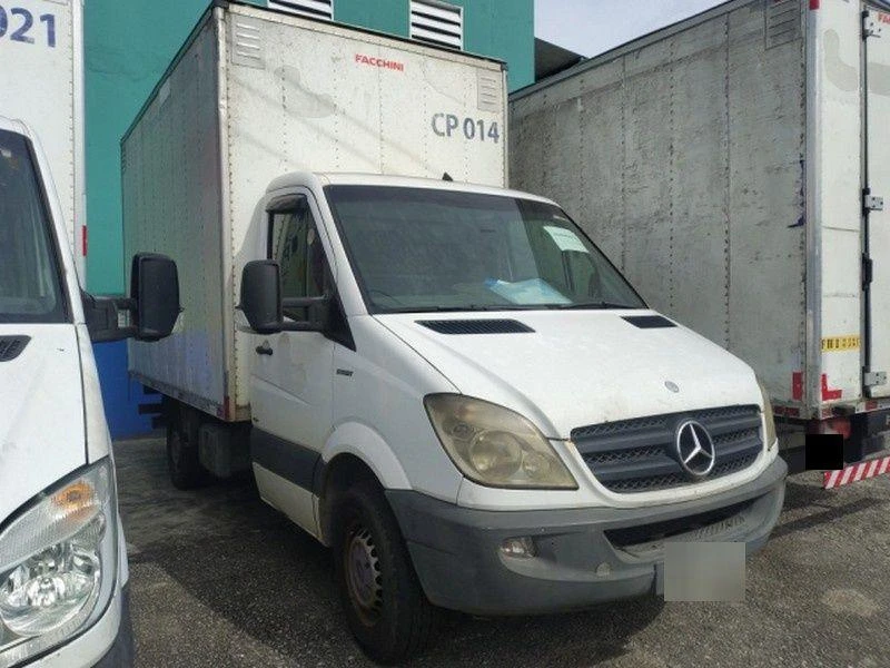 Mercedes-Benz 311 CDI StreetC Baú 2012/2013 Diesel Manual em Seropédica - Rio de Janeiro