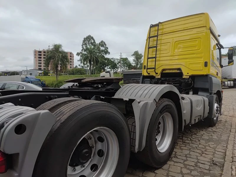 Mercedes-Benz Axor 2544LS 2014 Amarela em Concórdia - Santa Catarina