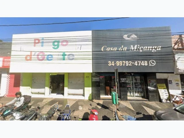 Prédio Comercial Quota-parte em Uberlândia/MG em Uberlândia - Minas Gerais