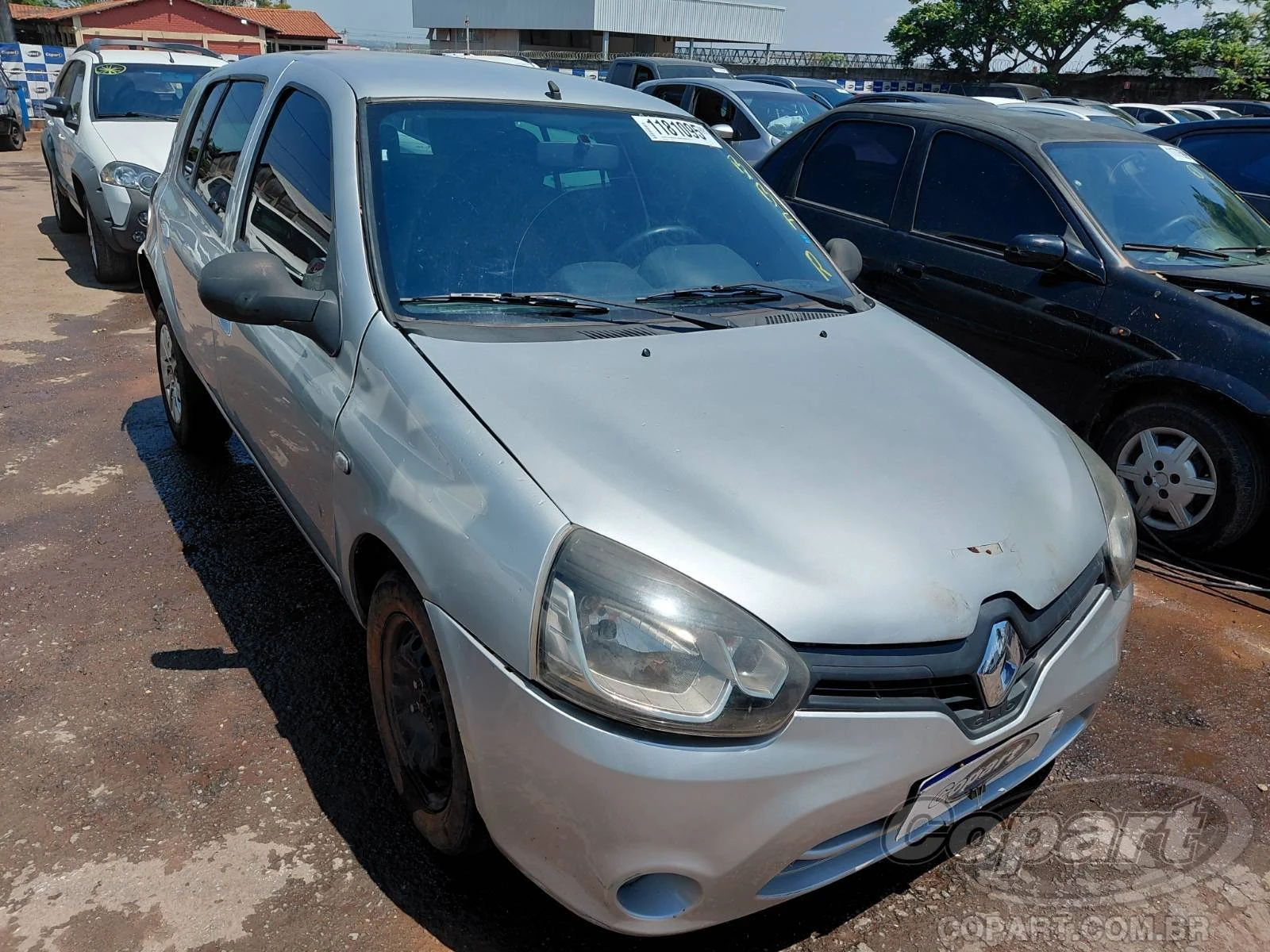 Renault Clio Expression 2014 1.0 16V Hi-Power em Aparecida De Goiânia - Goiás