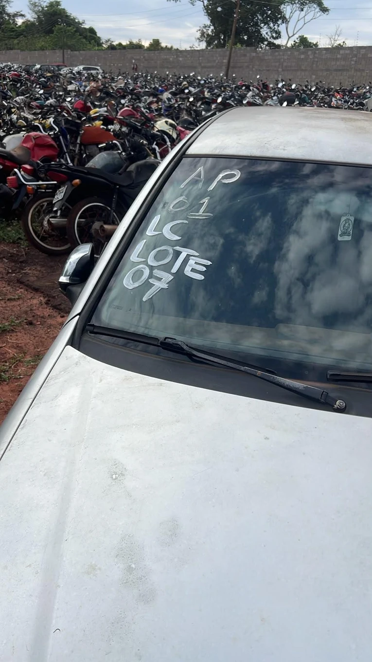 Volkswagen Gol 16V Plus 2001/2002 Prata Automático em Campo Grande - Mato Grosso do Sul