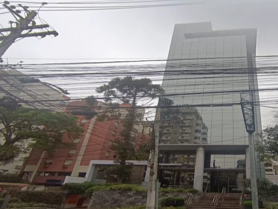 Sala Comercial com Conjunto 611 e box em Porto Alegre/RS em Porto Alegre - Rio Grande do Sul