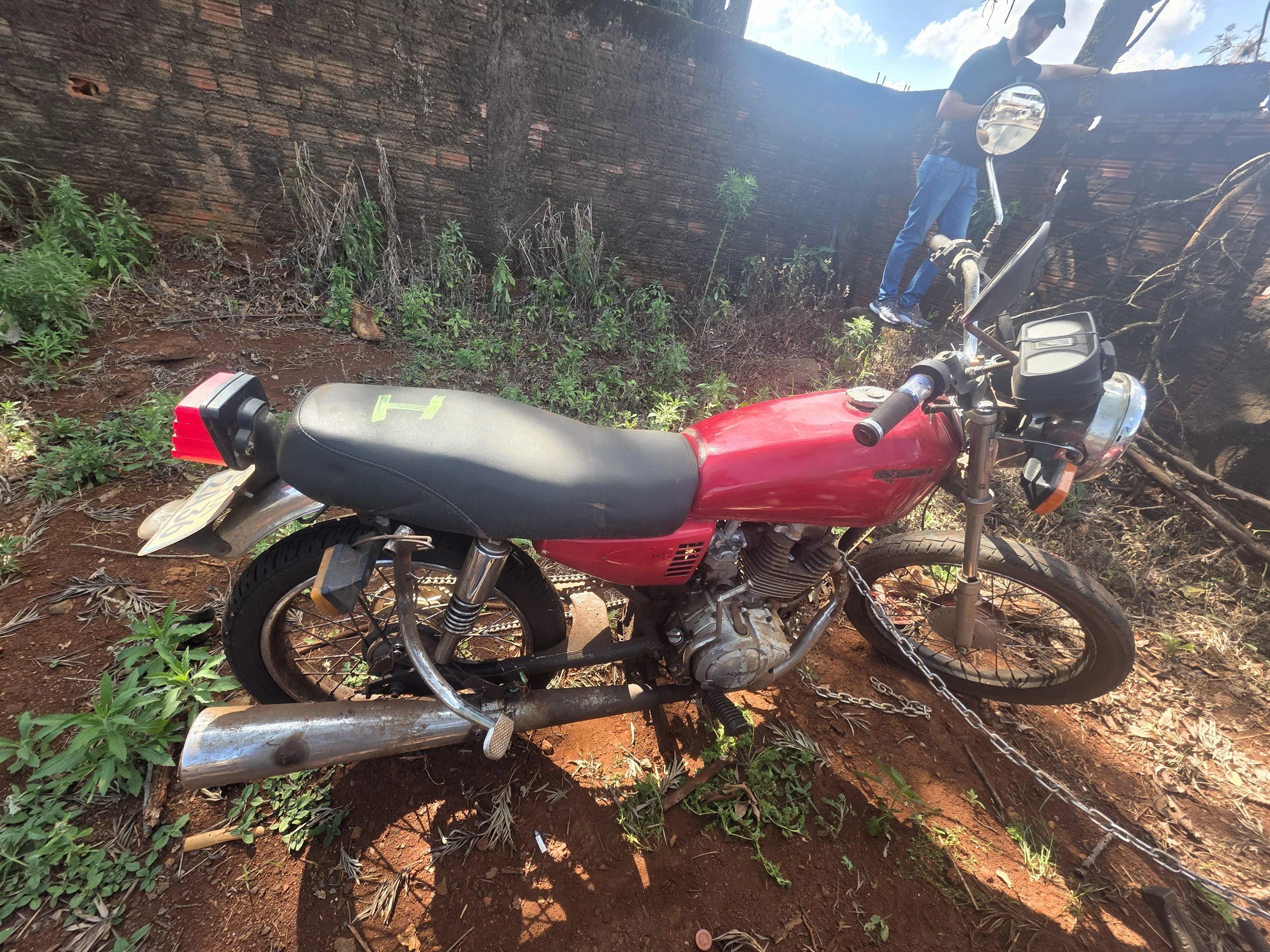 Aproximadamente 900kg Sucata Lote Sucata Inservível Honda CG125/CG150 etc em Campina Da Lagoa - Paraná